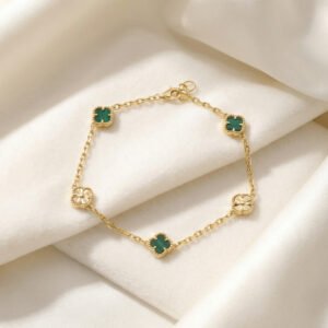 צמיד תלתנים ירוקים וחריטות